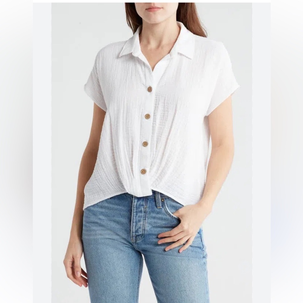 beachlunchlounge White Button-Down Shirt